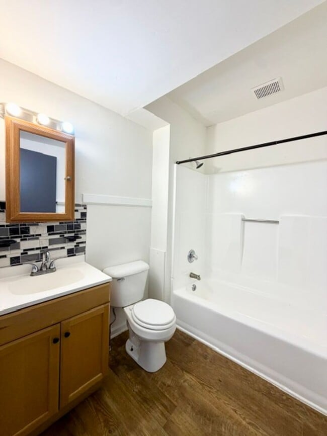 Photo - 232 E King St