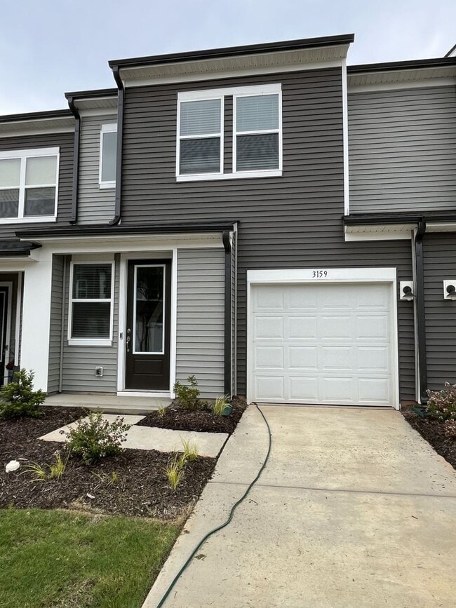 Building Photo - Newer 3 Bed Townhome in North Charlotte Area
