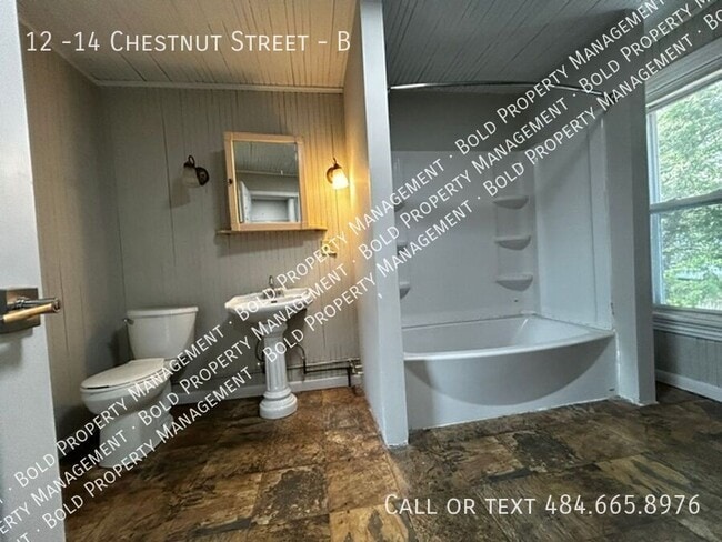 Photo - 14-14 Chestnut St Unit B