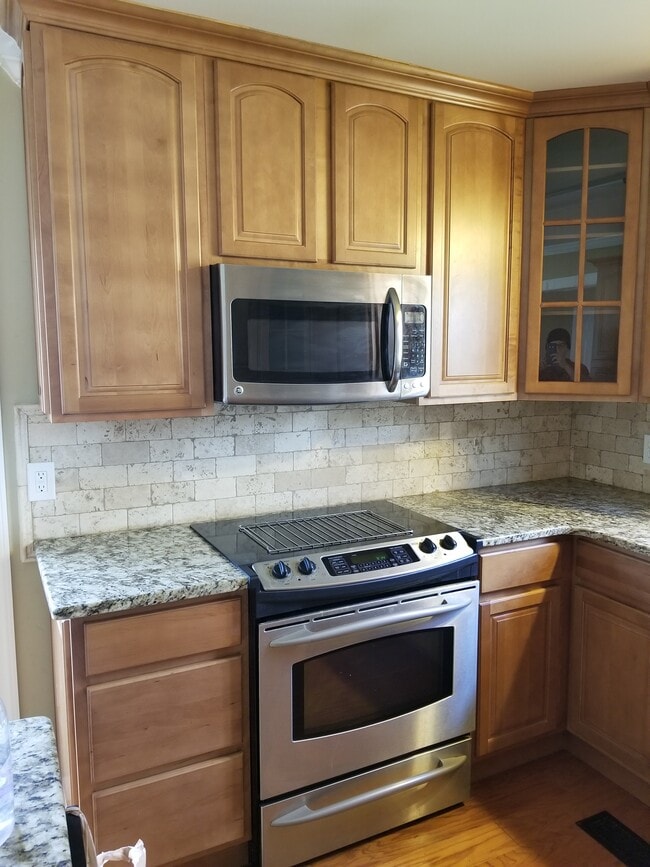 Photo - 10302 Kipling Dr SW