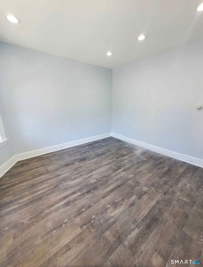 100 Horace St