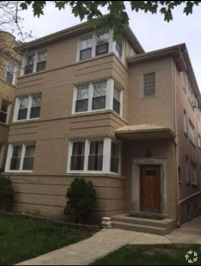 Building Photo - 2640 W Greenleaf Ave Unit 2640 WW. Greenleaf apt 3