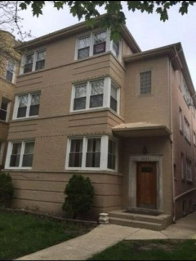 Photo - 2640 W Greenleaf Ave Unit 2640 WW. Greenleaf apt 3