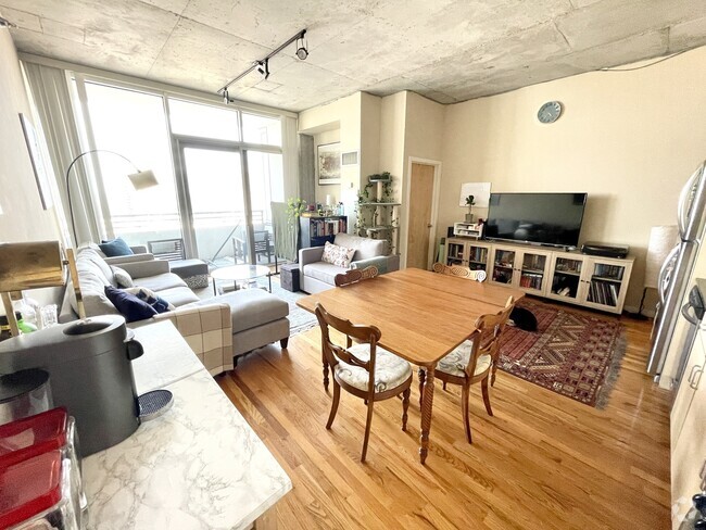Building Photo - 1720 S Michigan Ave Rental