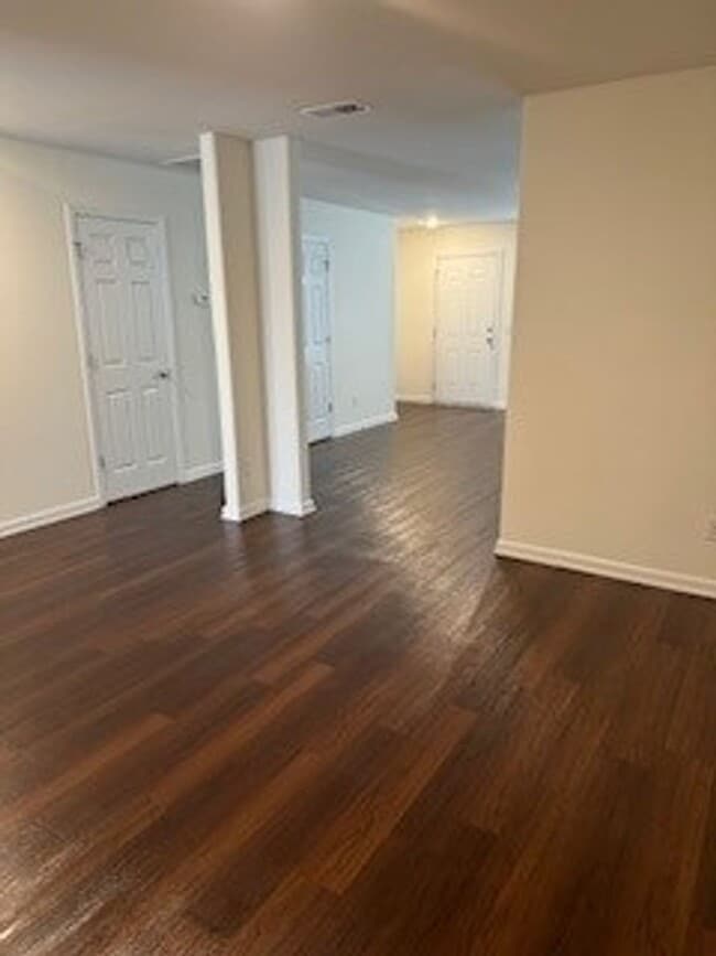 Photo - 6 Bearing Cir