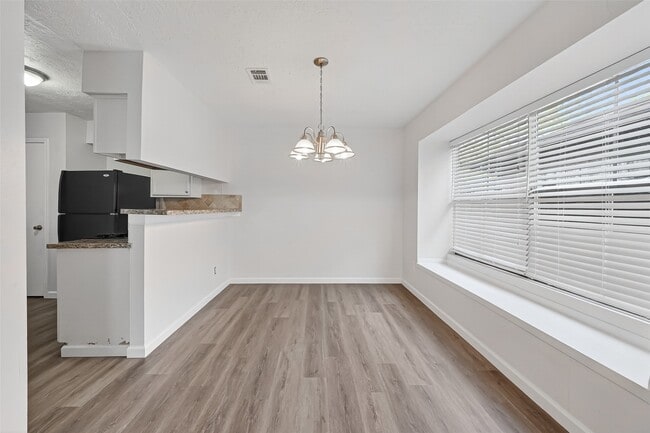 Photo - 22022 Kenlake Dr