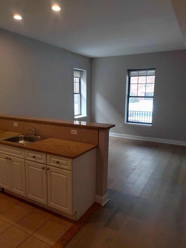 Photo - 42 Imlay St Unit A