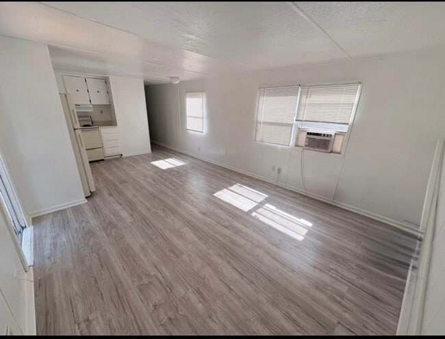 Photo - 215 Weeks Rd