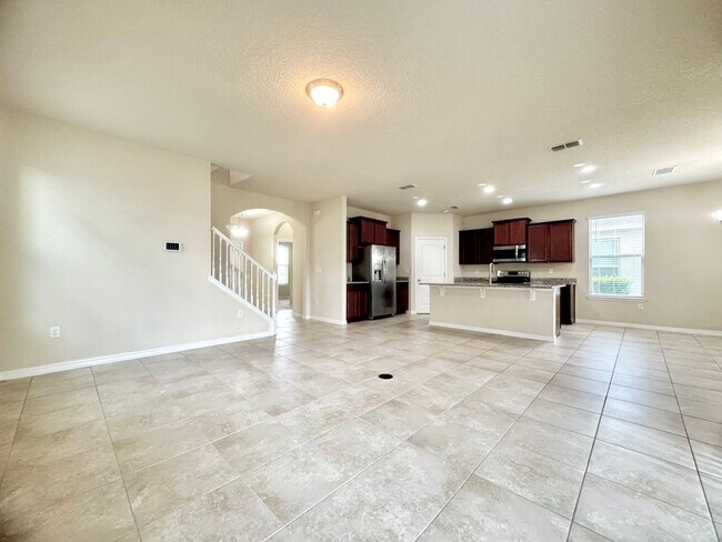 Photo - Large 4/3.5 Home located in Waterleigh! Do...