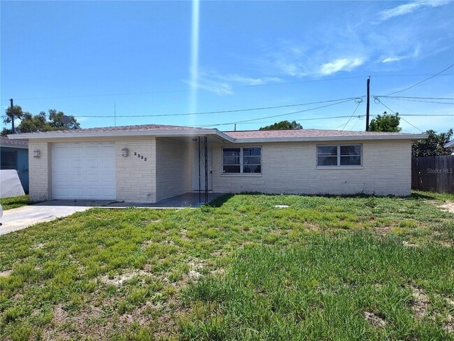 Building Photo - 2333 Roselawn Dr Rental