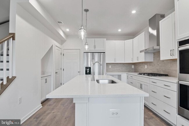 Photo - This stunning luxury 2-story condo has 3 beds & 2.5 baths with over 1500 sq ft of living space.