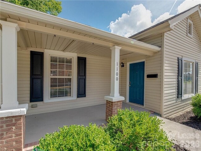 Building Photo - 1100 Pegram St