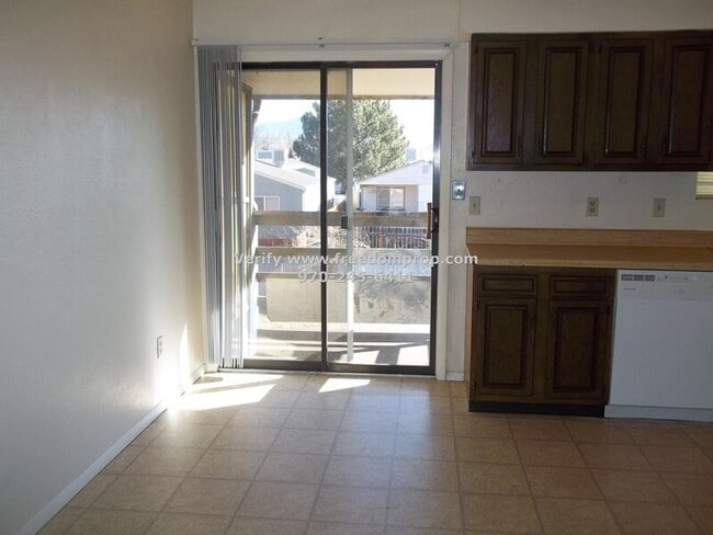 Photo - 496-32 1/8 32 1/8 Rd Unit 4