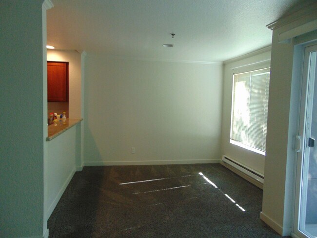Photo - 2 Bedroom/1 Bath Luxury Beacon Hill Condo,... Unit C304