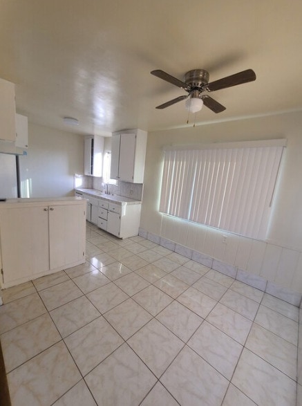 Photo - 11700 Glenoaks Blvd