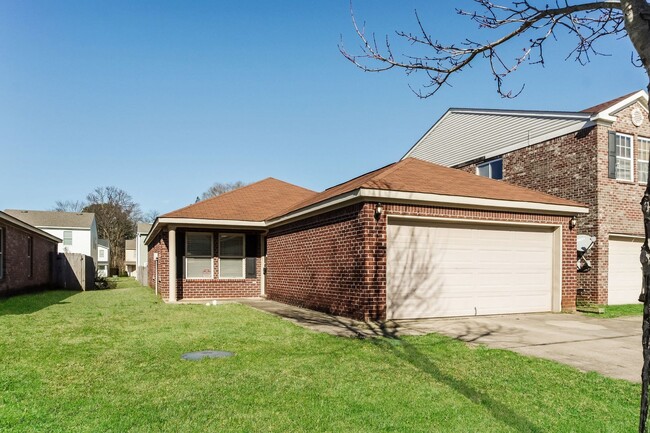 Photo - 135 Wethersfield Dr