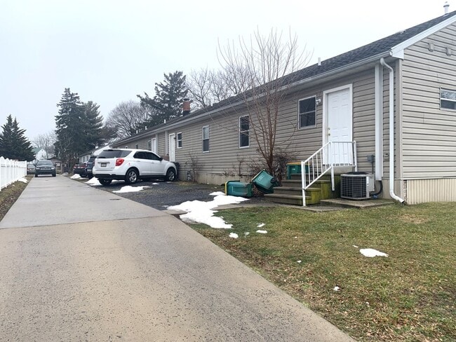 Photo - 533-543 Hollywell Ave Unit 543