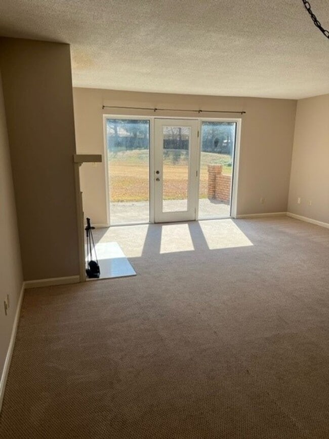 Photo - Cozy 2 Bed 1.5 Bath Townhouse! Available Now!