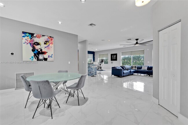 Photo - 15841 SW 61st St