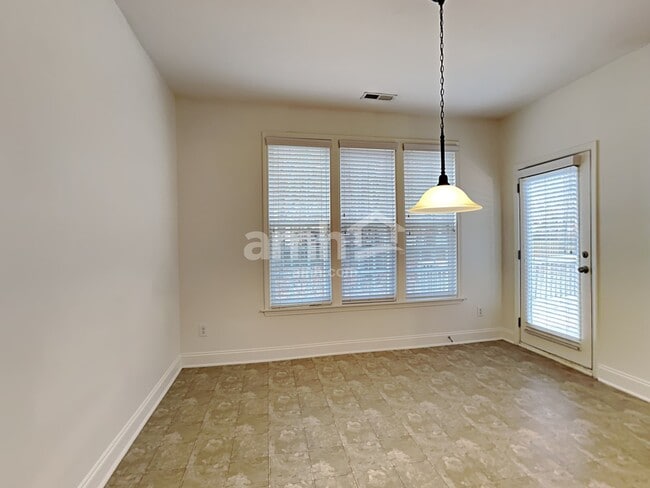 Photo - 216 Boswell Ln