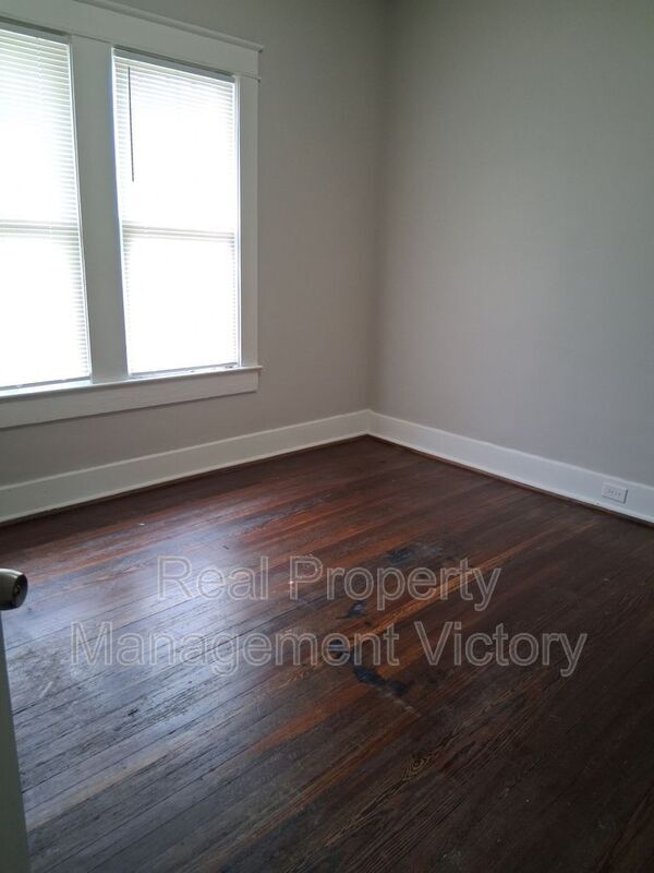 Photo - 7017 Division Ave