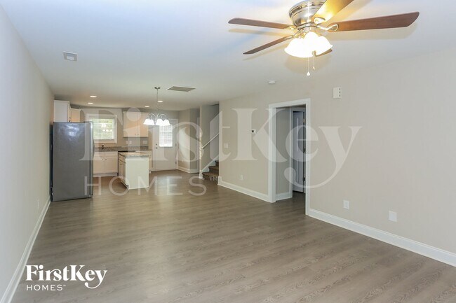 918 Victoria Ave