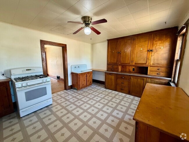 Building Photo - 733 S 6th Ave Unit Upper Rental