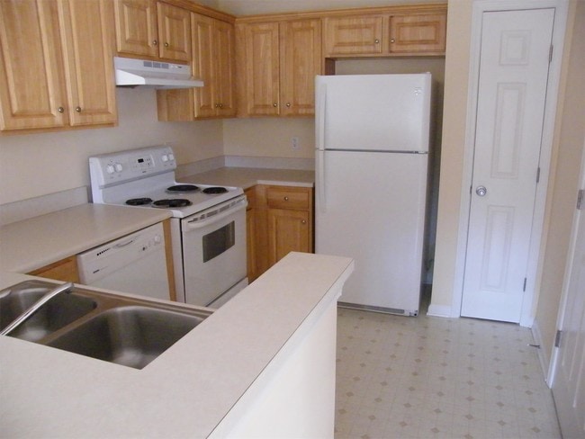 Photo - 633 Spencer-Farlow Dr