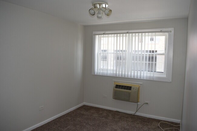 Photo - 6341 W Belmont Ave