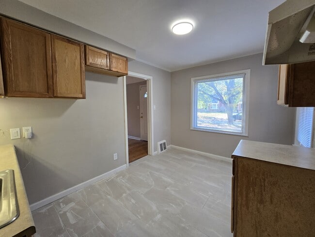Photo - 17620 Lenore Ave