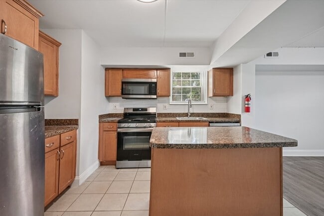 Kitchen - Stone Hill Apartments