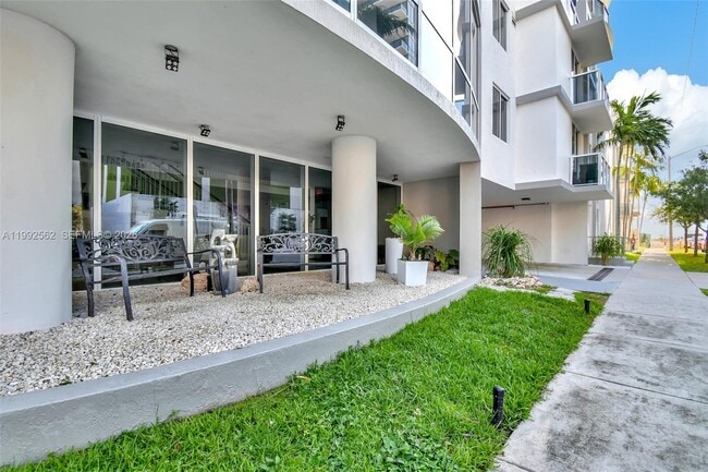 Photo - 601 NE 23rd St Unit 1403