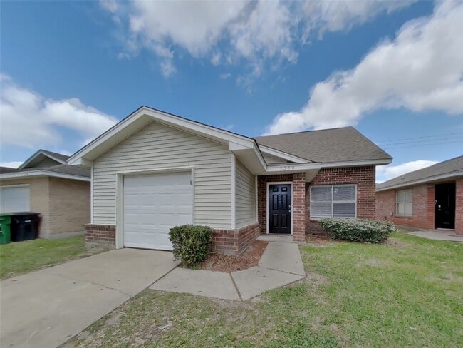 Building Photo - 3210 Kelling St