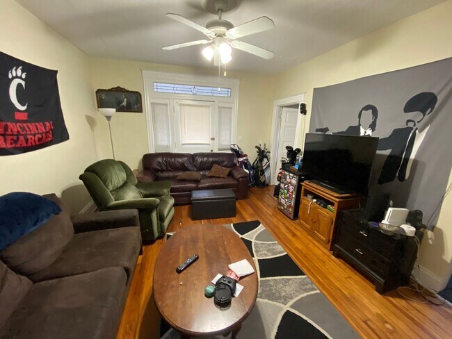NT 407 Warner St. NT