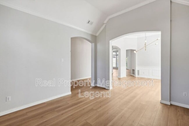 Photo - 8012 Greenwood Dr