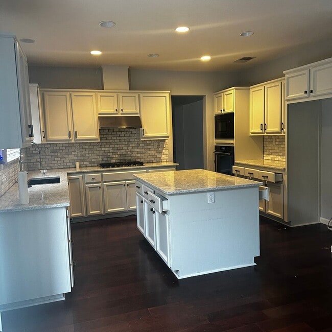 Photo - House For Rent!