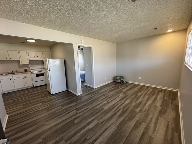 Photo - Valley View Apartments