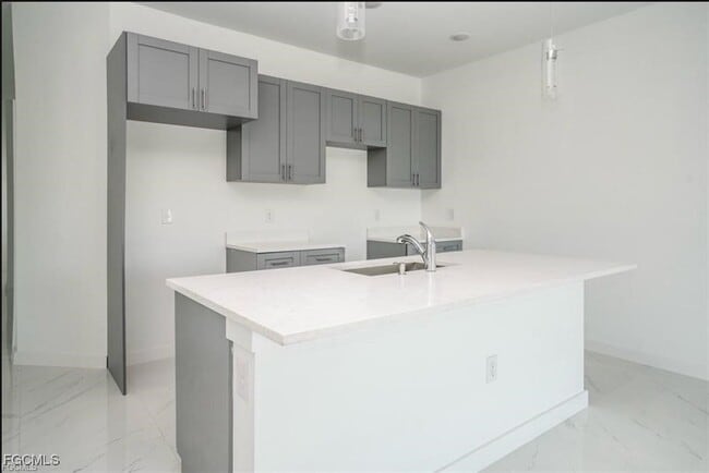 Photo - 2425 Mansfield Ave S