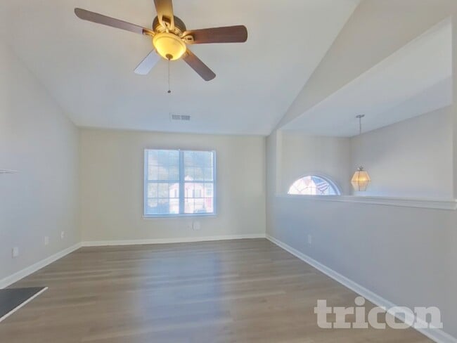 Photo - 6010 Deer View Pl