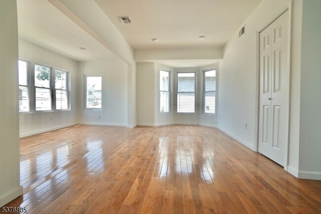 Photo - 264 Greylock Pkwy Apartment Unit 2