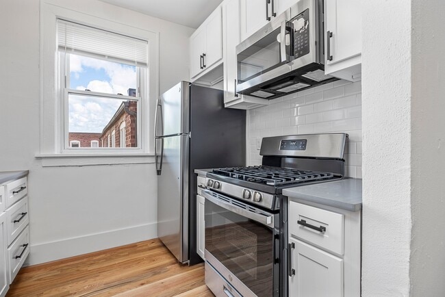 MOSAIC - 729 Westgate - Now Leasing 2027/2028