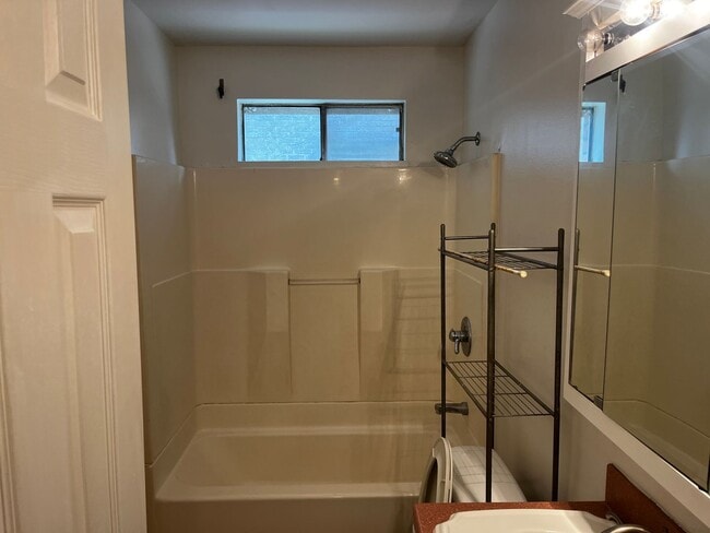 Photo - 3018-3020Touro Unit 3018