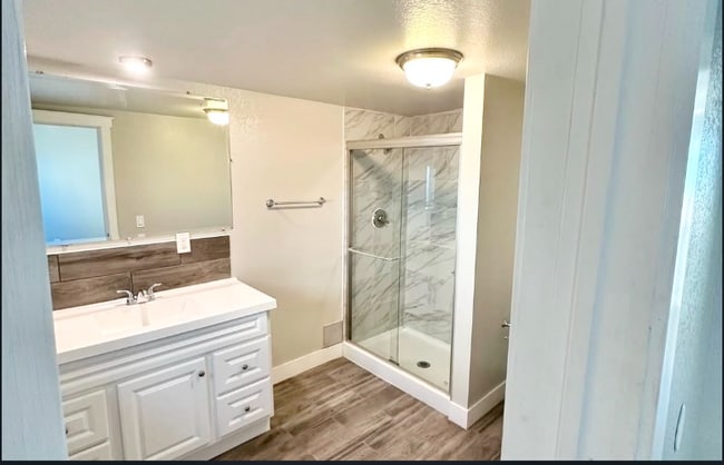 Photo - 508 W 8th St