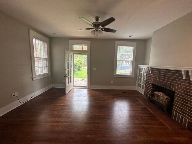 Photo - Winona TriPlex 334/335/336 Unit 2123 Winona Avenue - 336