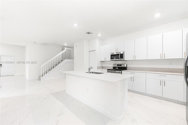 Photo - 2209 SE 30th St