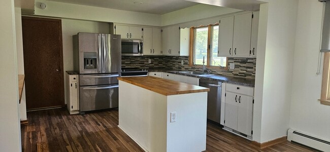 Photo - Large Rambler with 5 bedrooms, 2 baths wit...