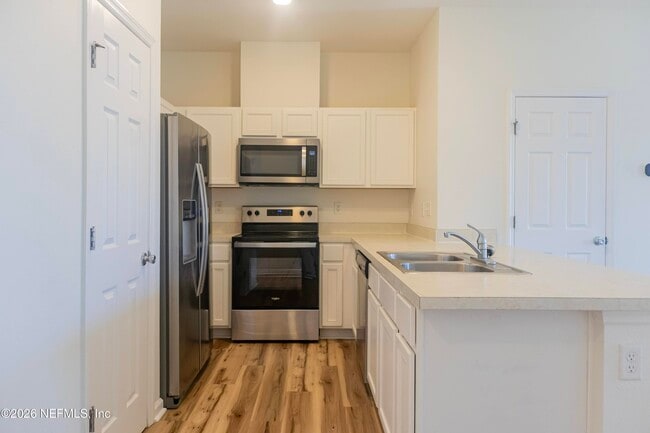 Photo - 7901 Merchants Way