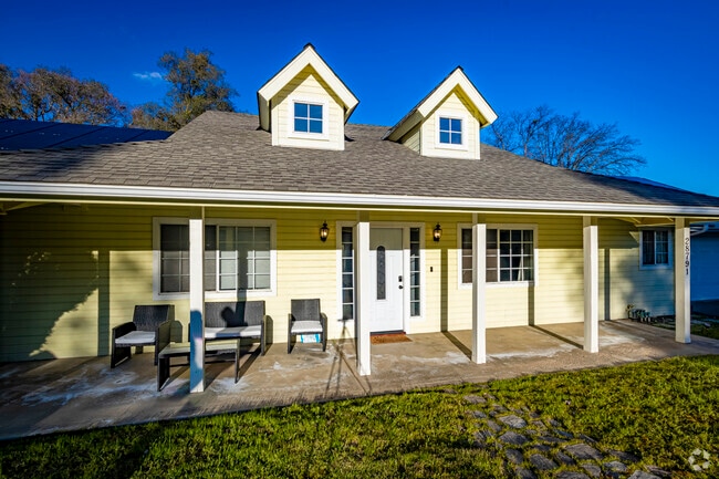 Building Photo - 28791 Yosemite Springs Pkwy Rental