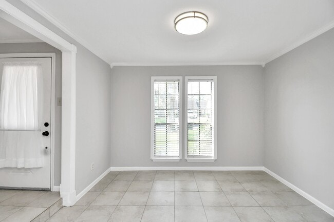 315 Muirwood Ln