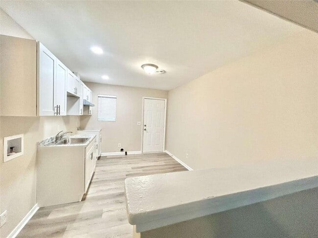 Photo - 6454 Raymond Dr